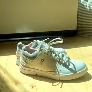 On Running- The Roger Advantage tennis sneaker size 7.5